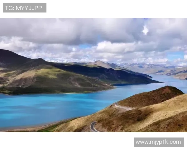 西藏小球员们激情四溢足球比赛视频直播带你领略高原风采